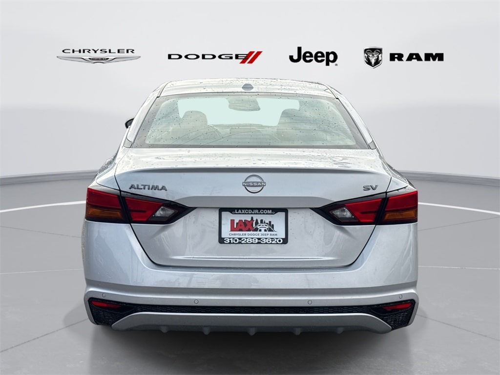 Used 2024 Nissan Altima 2.5 SV Sedan
