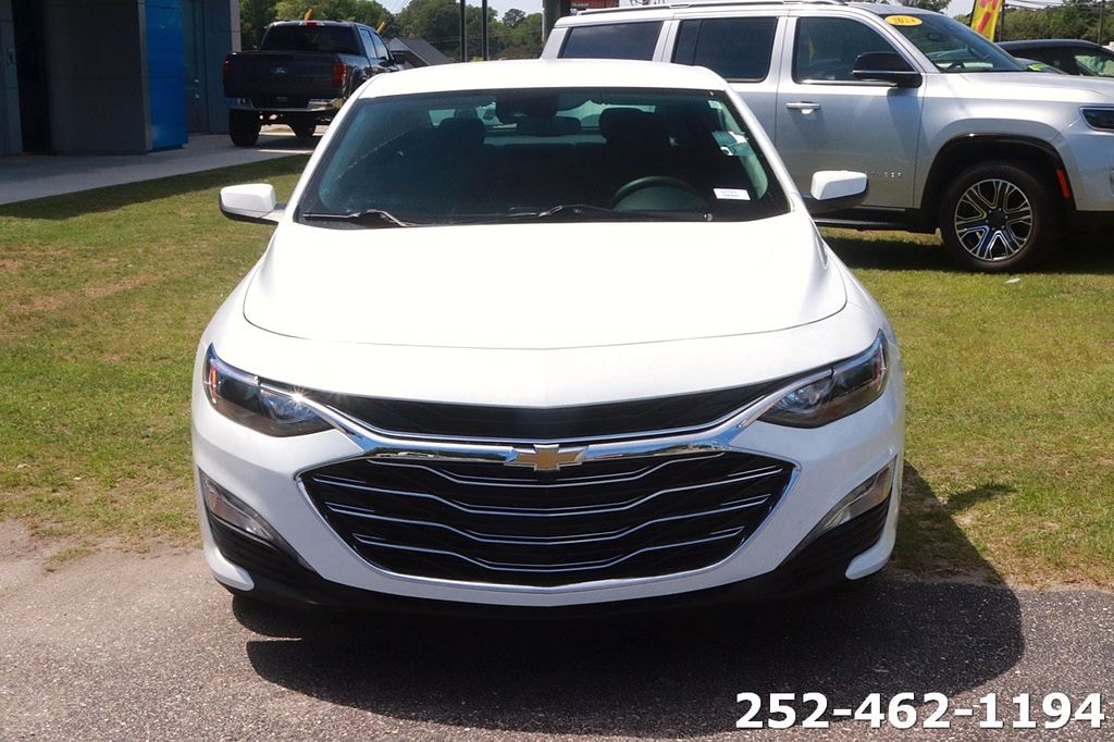 Used 2025 Chevrolet Malibu LT Sedan