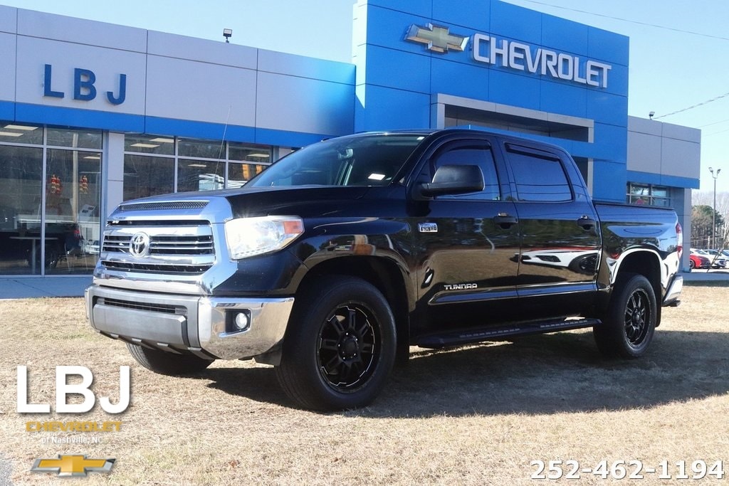 2016 Toyota Tundra SR5's photo