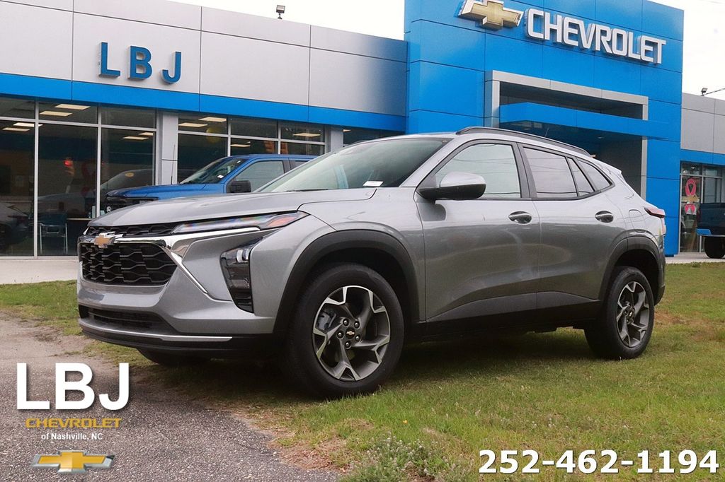 2025 Chevrolet Trax LT's photo
