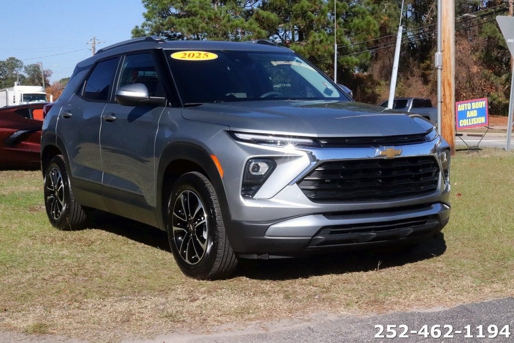 Used 2025 Chevrolet Trailblazer LT SUV