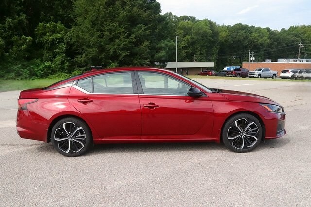 2024 Nissan Altima 2.5 SR photo 4