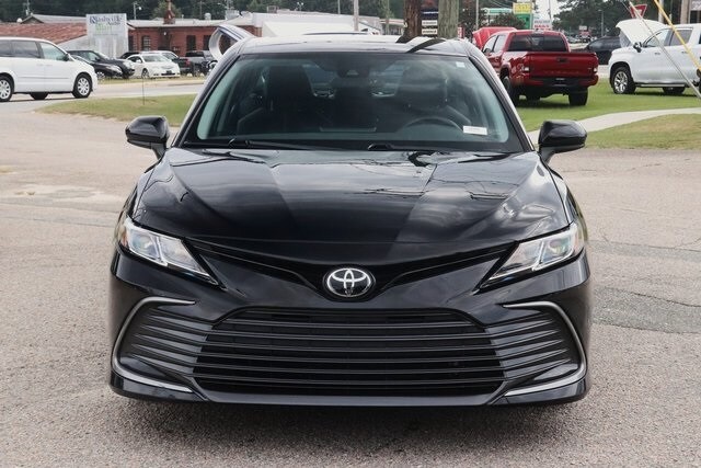2022 Toyota Camry LE photo 2