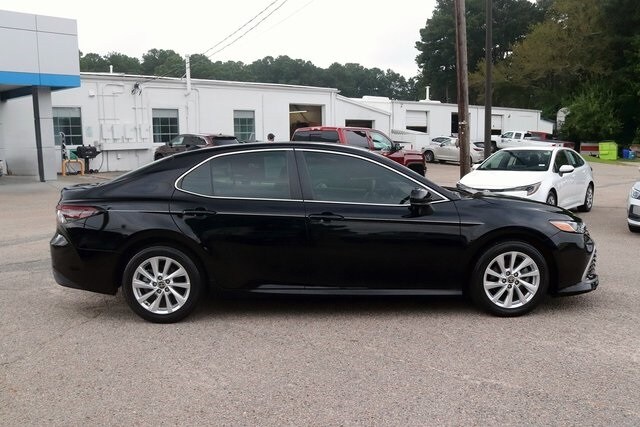 2023 Toyota Camry LE photo 4