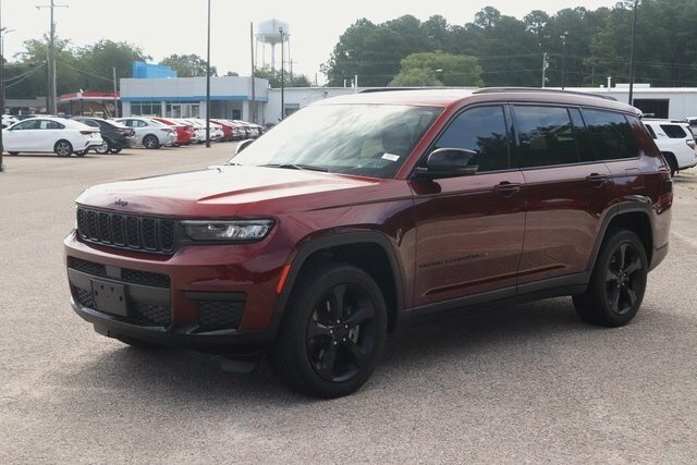 2023 Jeep Grand Cherokee Altitude photo 2
