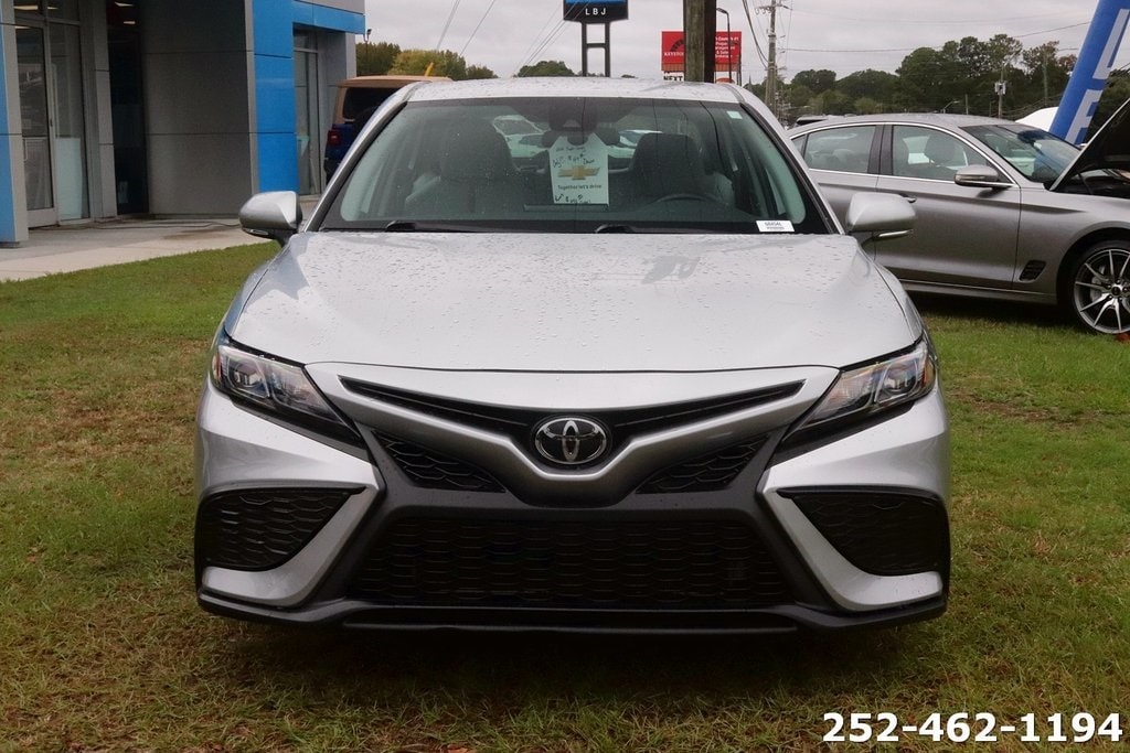 Used 2024 Toyota Camry SE Sedan
