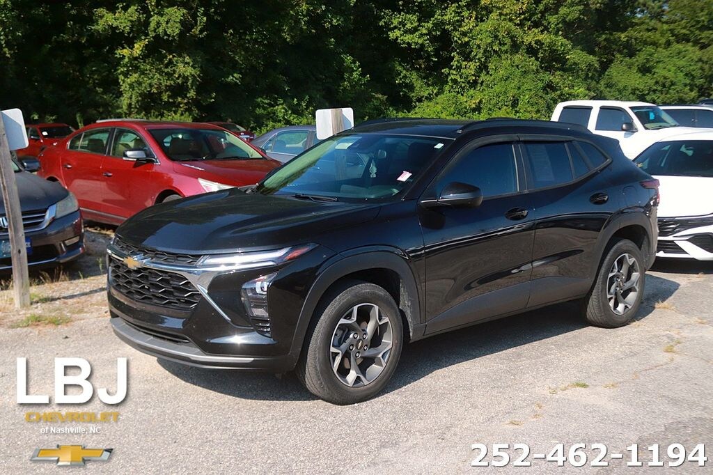 Used 2024 Chevrolet Trax LT SUV