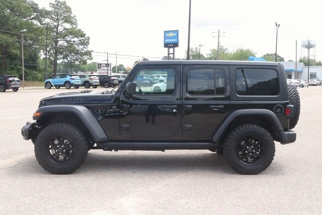 2024 Jeep Wrangler Willys photo 4