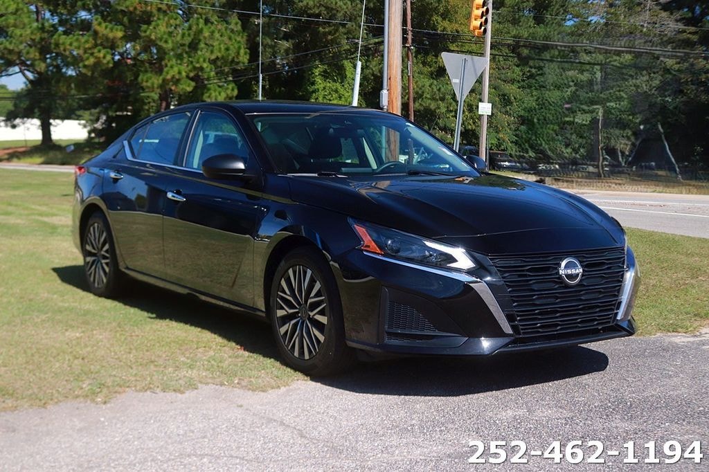 Used 2025 Nissan Altima 2.5 SV Sedan