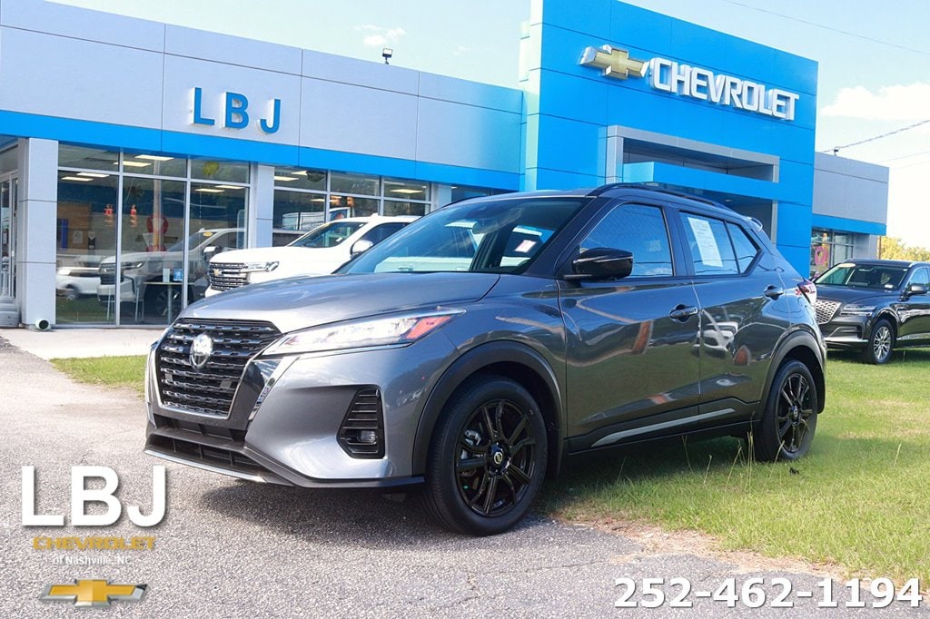 2021 Nissan Kicks SR