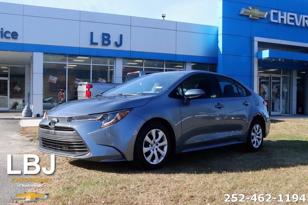 2025 Toyota Corolla LE's photo