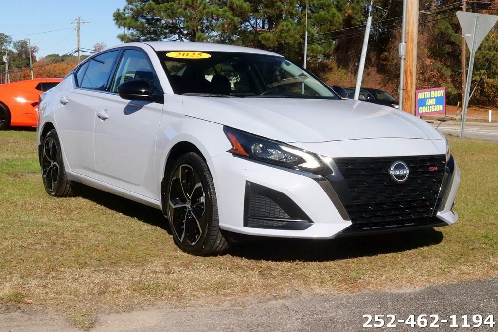 Used 2025 Nissan Altima 2.5 SR Sedan