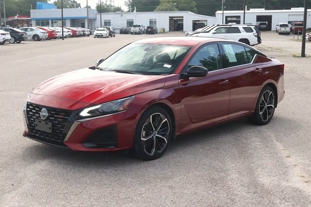 2024 Nissan Altima 2.5 SR photo 3