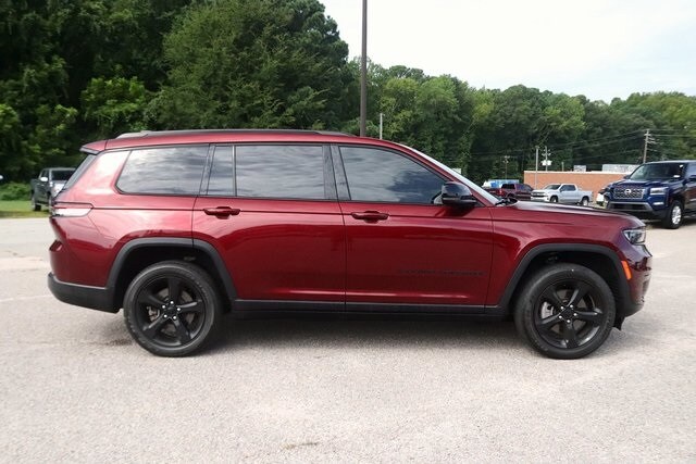 2023 Jeep Grand Cherokee Altitude photo 3