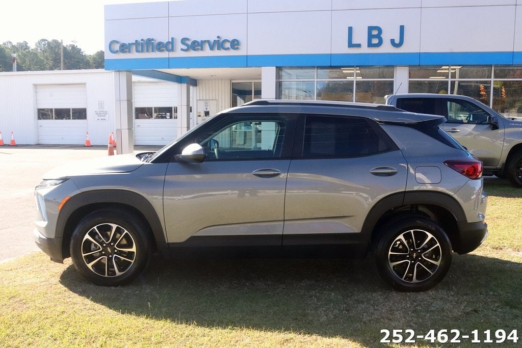 Used 2025 Chevrolet Trailblazer LT SUV