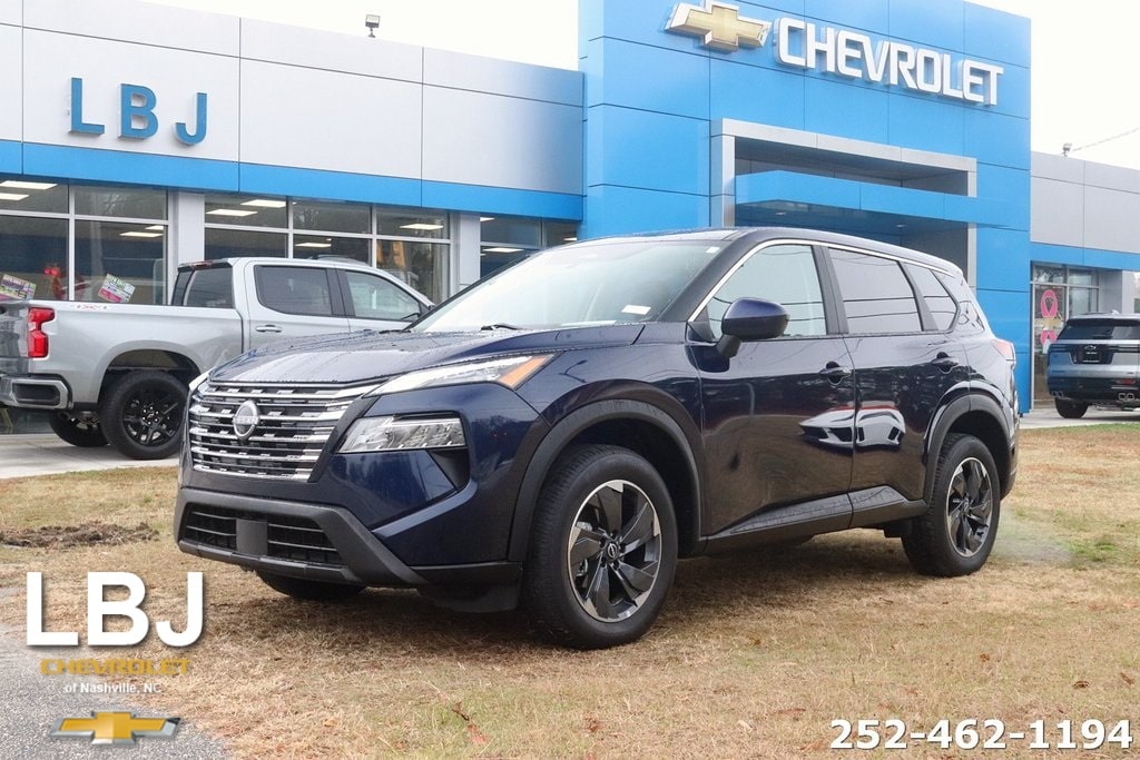 2024 Nissan Rogue SV's photo