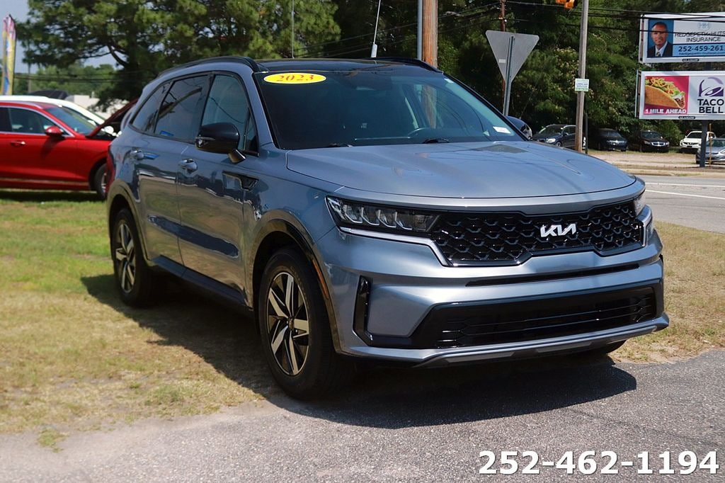 Used 2023 Kia Sorento S SUV