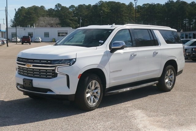 2023 Chevrolet Suburban Premier photo 2