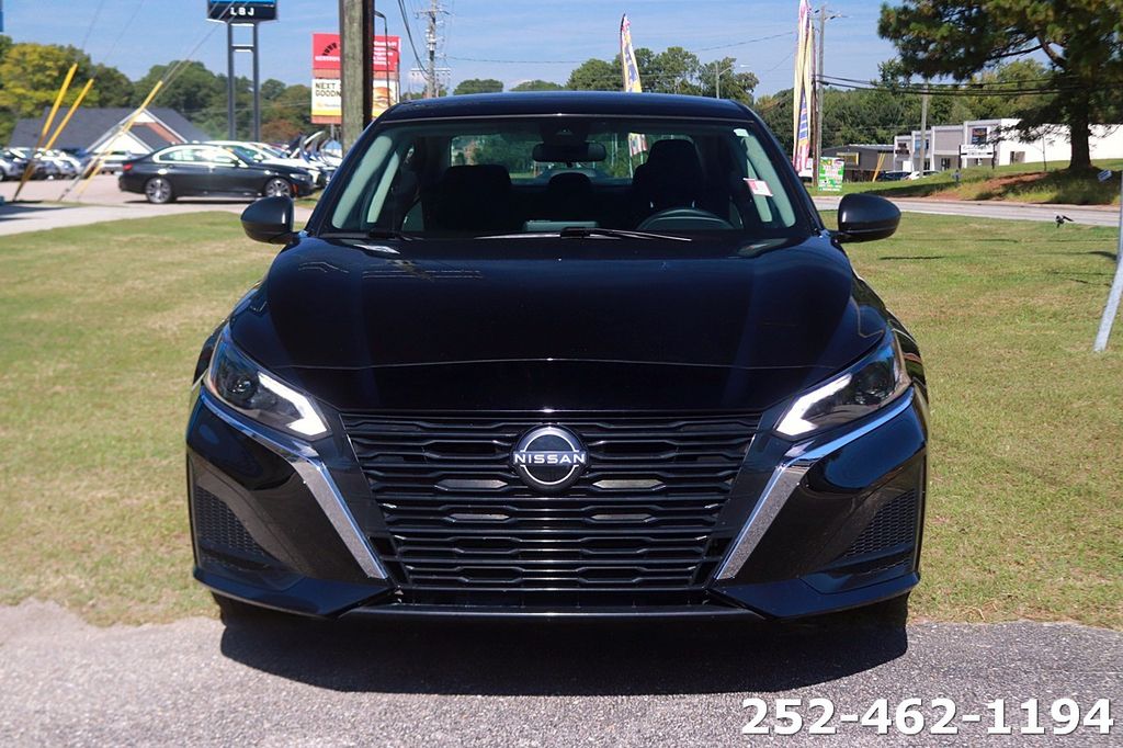 Used 2025 Nissan Altima 2.5 SV Sedan