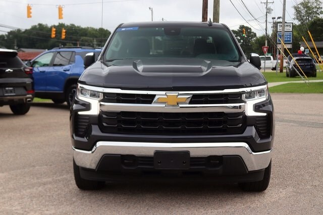 2022 Chevrolet Silverado 1500 LT photo 2
