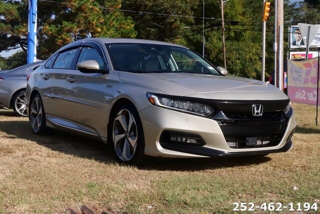 2018 Honda Accord Touring photo 3