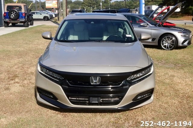 2018 Honda Accord Touring photo 2