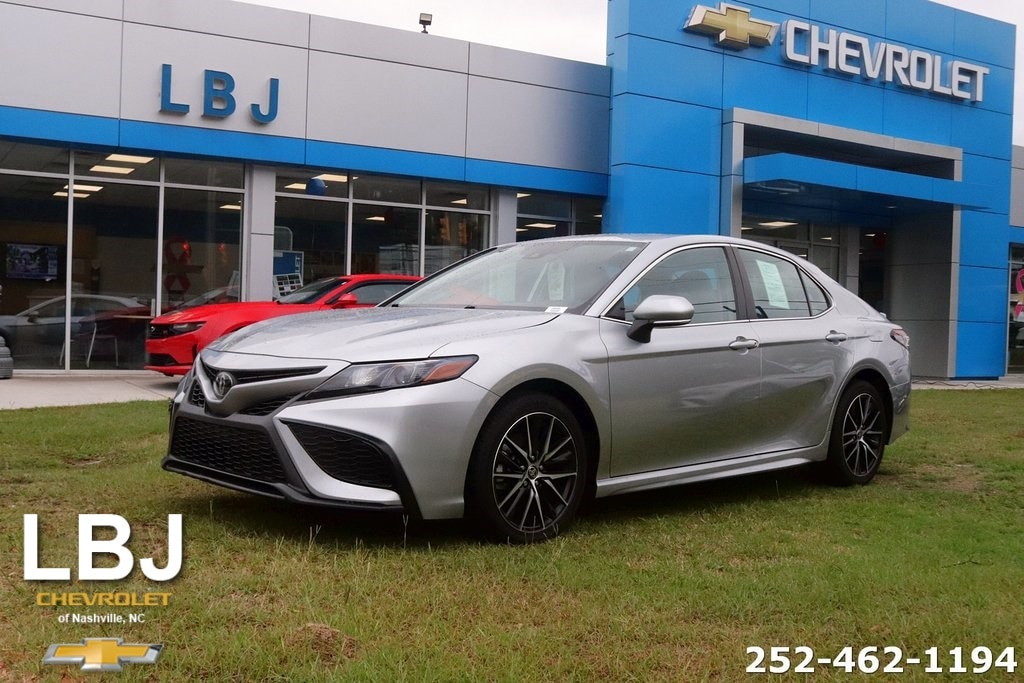 Used 2024 Toyota Camry SE Sedan