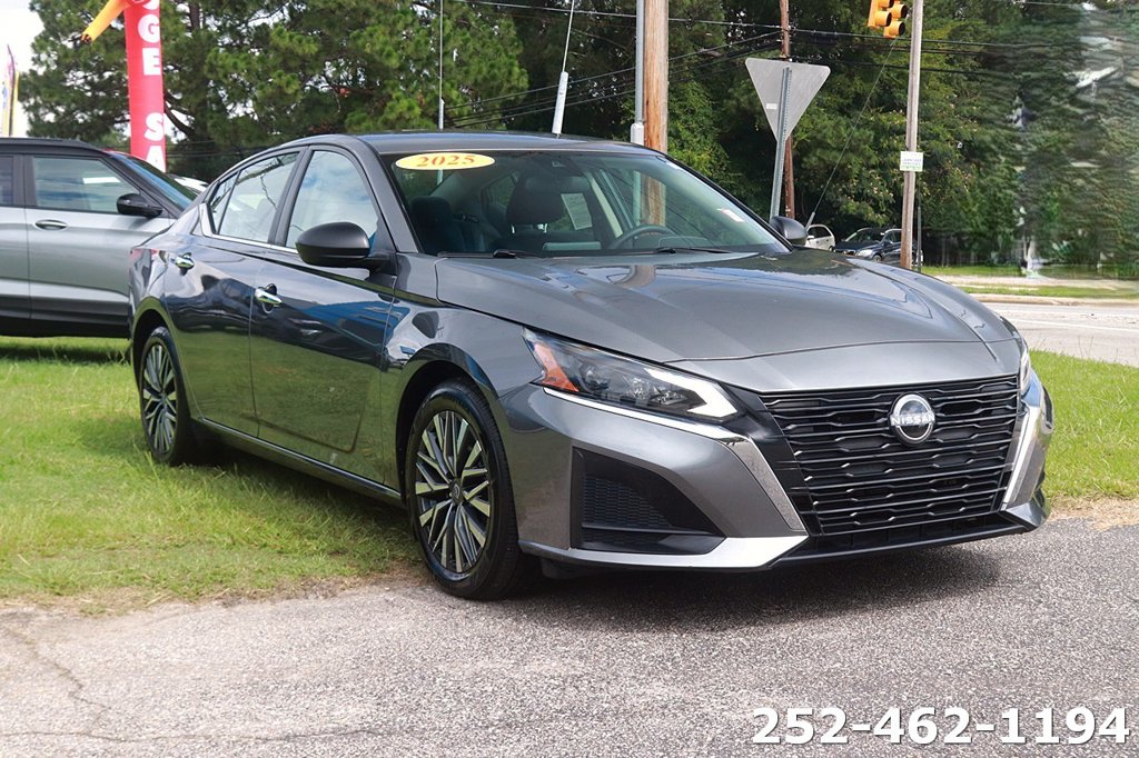 Used 2025 Nissan Altima 2.5 SV Sedan