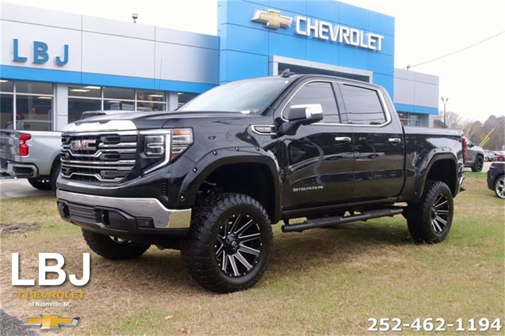 2025 GMC Sierra 1500 SLT's photo