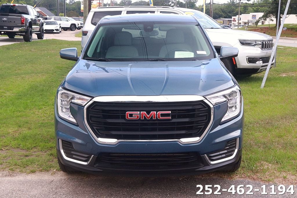 Used 2024 GMC Terrain SLE SUV