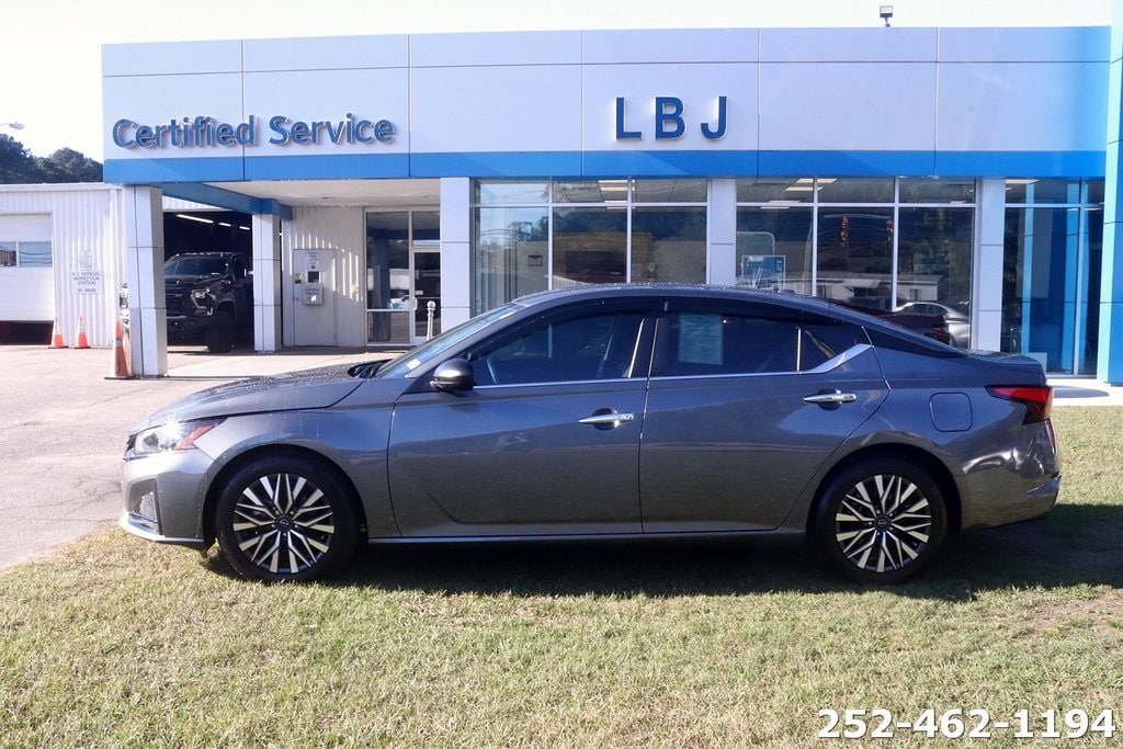 Used 2025 Nissan Altima 2.5 SV Sedan