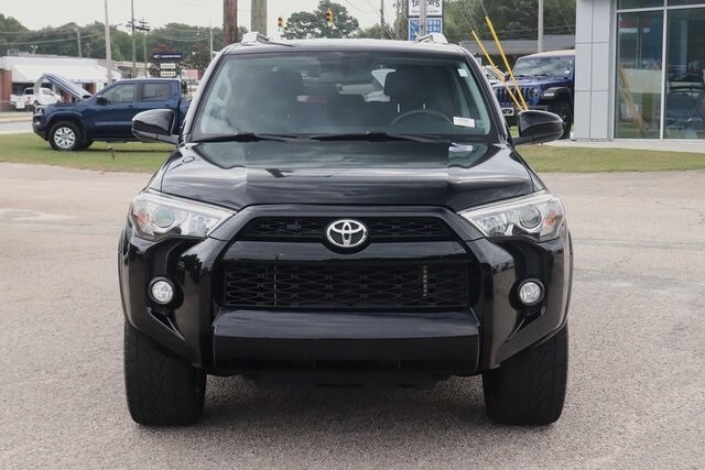 2017 Toyota 4Runner SR5 photo 2