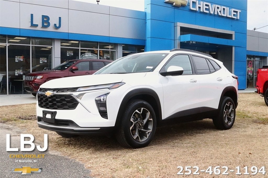 Used 2025 Chevrolet Trax LT SUV