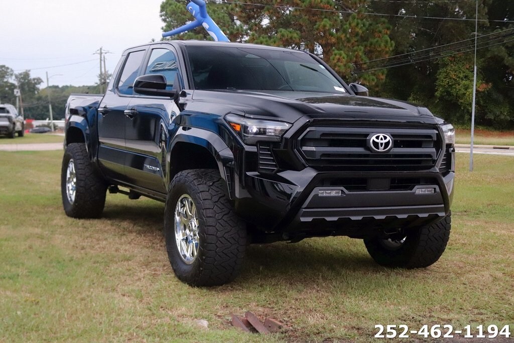 2024 Toyota Tacoma SR5 photo 3