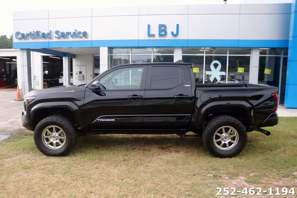 2024 Toyota Tacoma SR5 photo 4