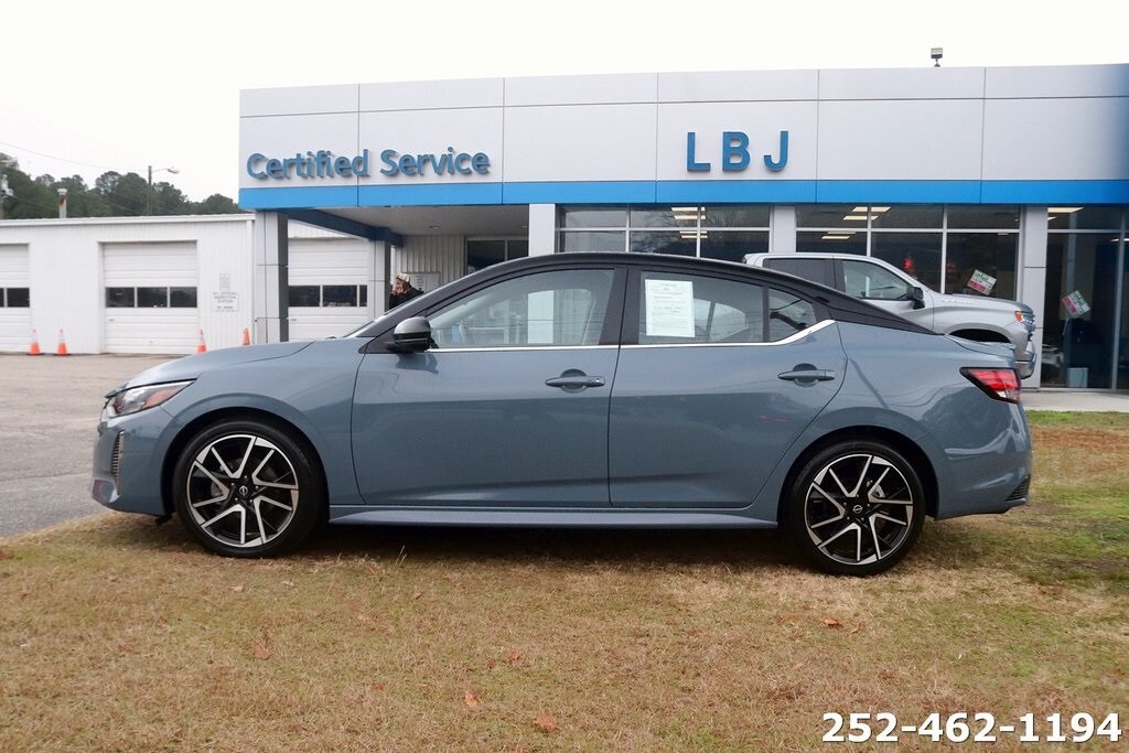 Used 2025 Nissan Sentra SR Sedan