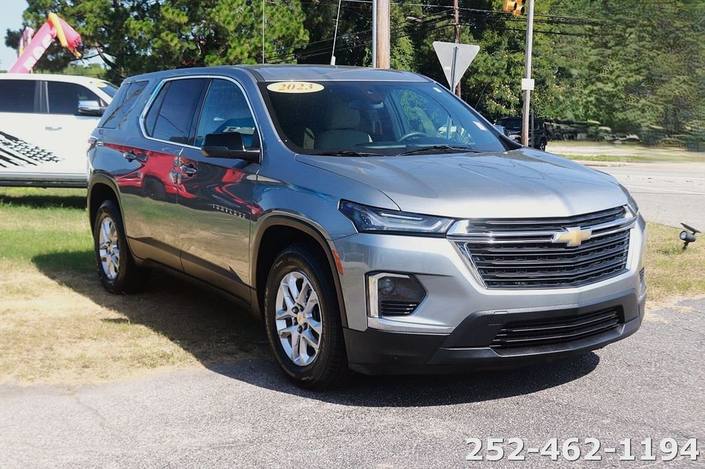 Used 2023 Chevrolet Traverse LS SUV