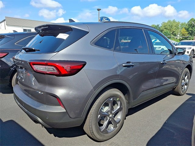 2025 Ford Escape ST-Line photo 4