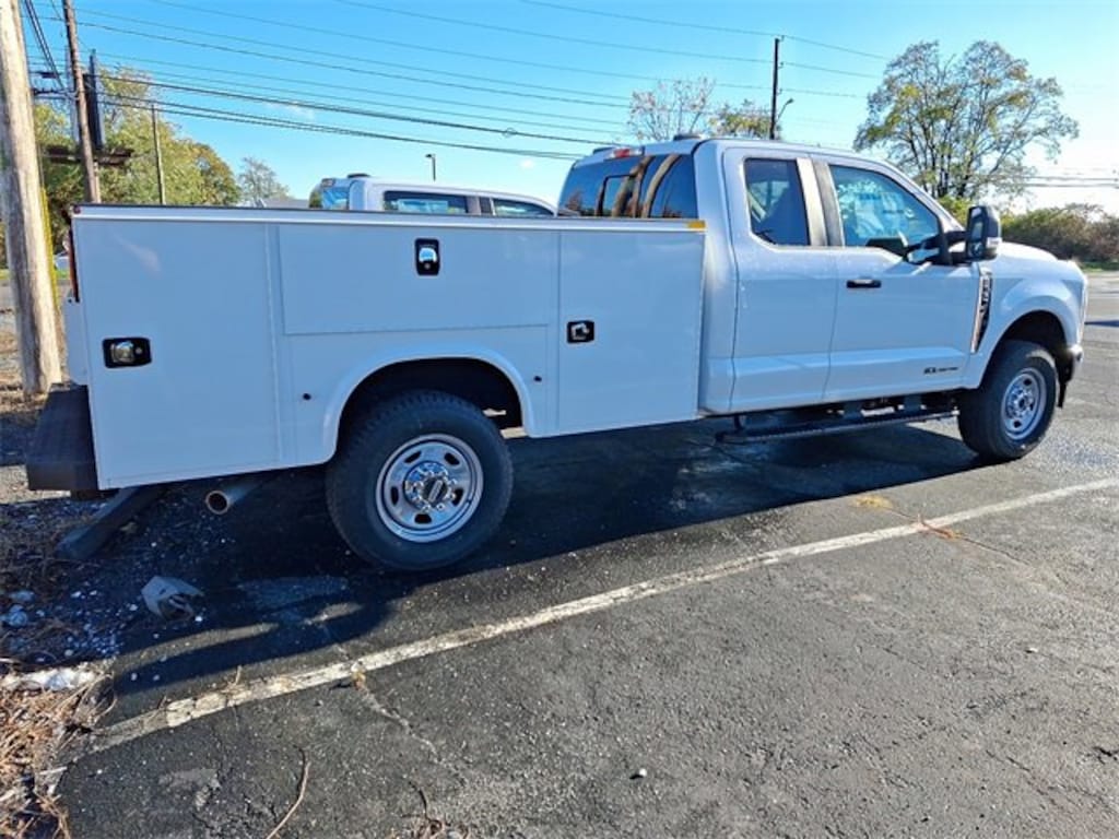 New 2025 Ford Chassis Cab F-350 XL TRUCK