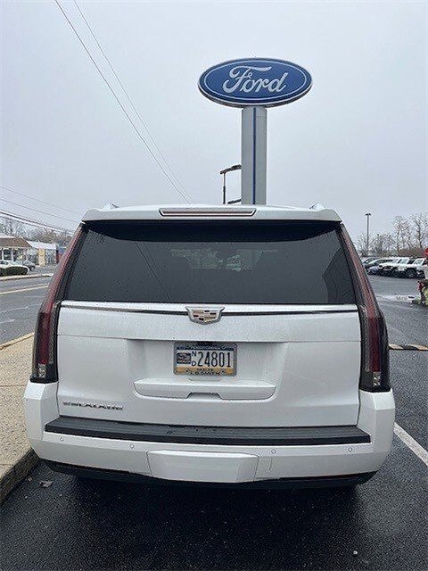 2020 Cadillac Escalade Platinum photo 4