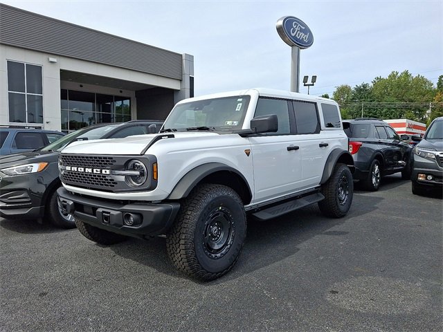 2025 Ford Bronco Badlands photo 3