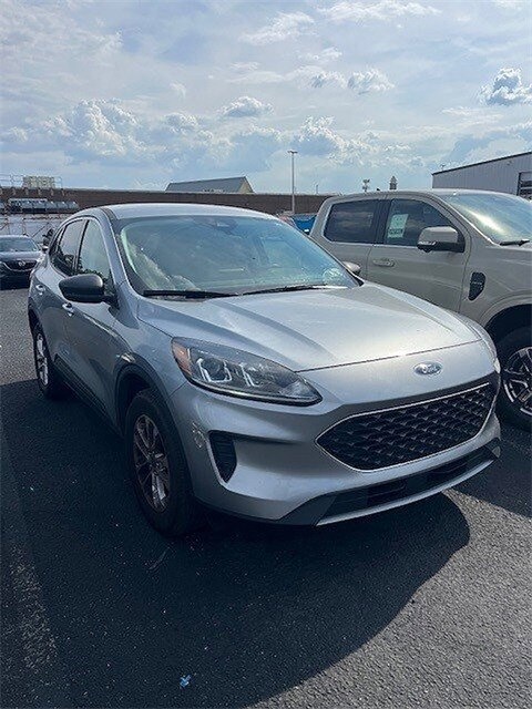 2022 Ford Escape SE photo 3