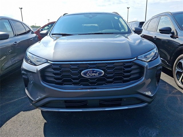 2025 Ford Escape ST-Line photo 2