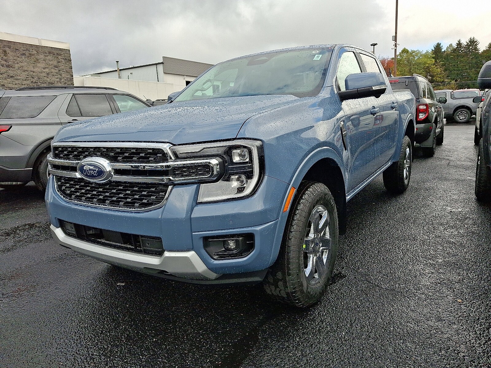 2025 Ford Ranger Lariat photo 2