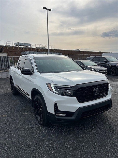 2022 Honda Ridgeline Black Edition photo 2