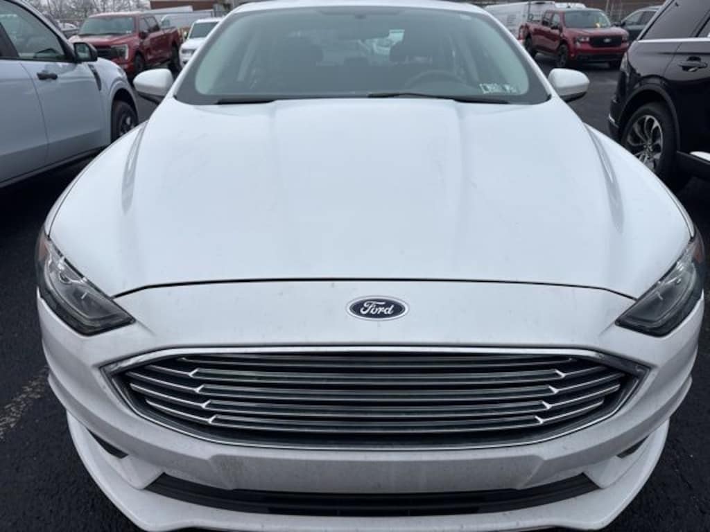 Used 2017 Ford Fusion SE Sedan