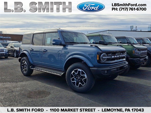 2025 Ford Bronco 4-Door Outer Banks's photo