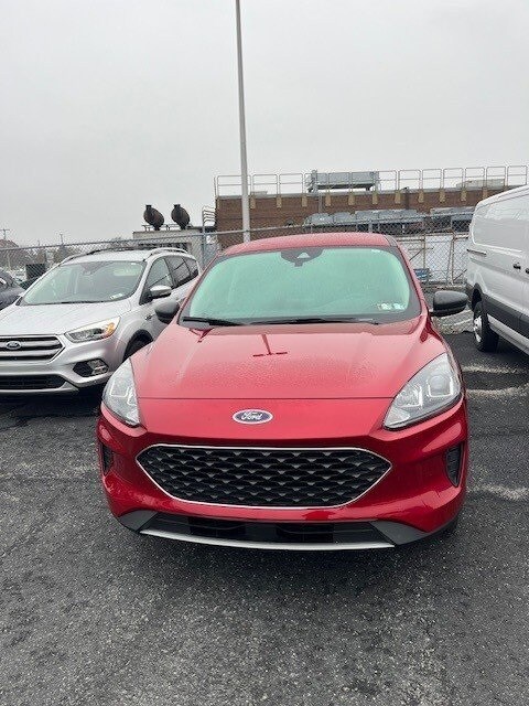 2022 Ford Escape SE photo 2