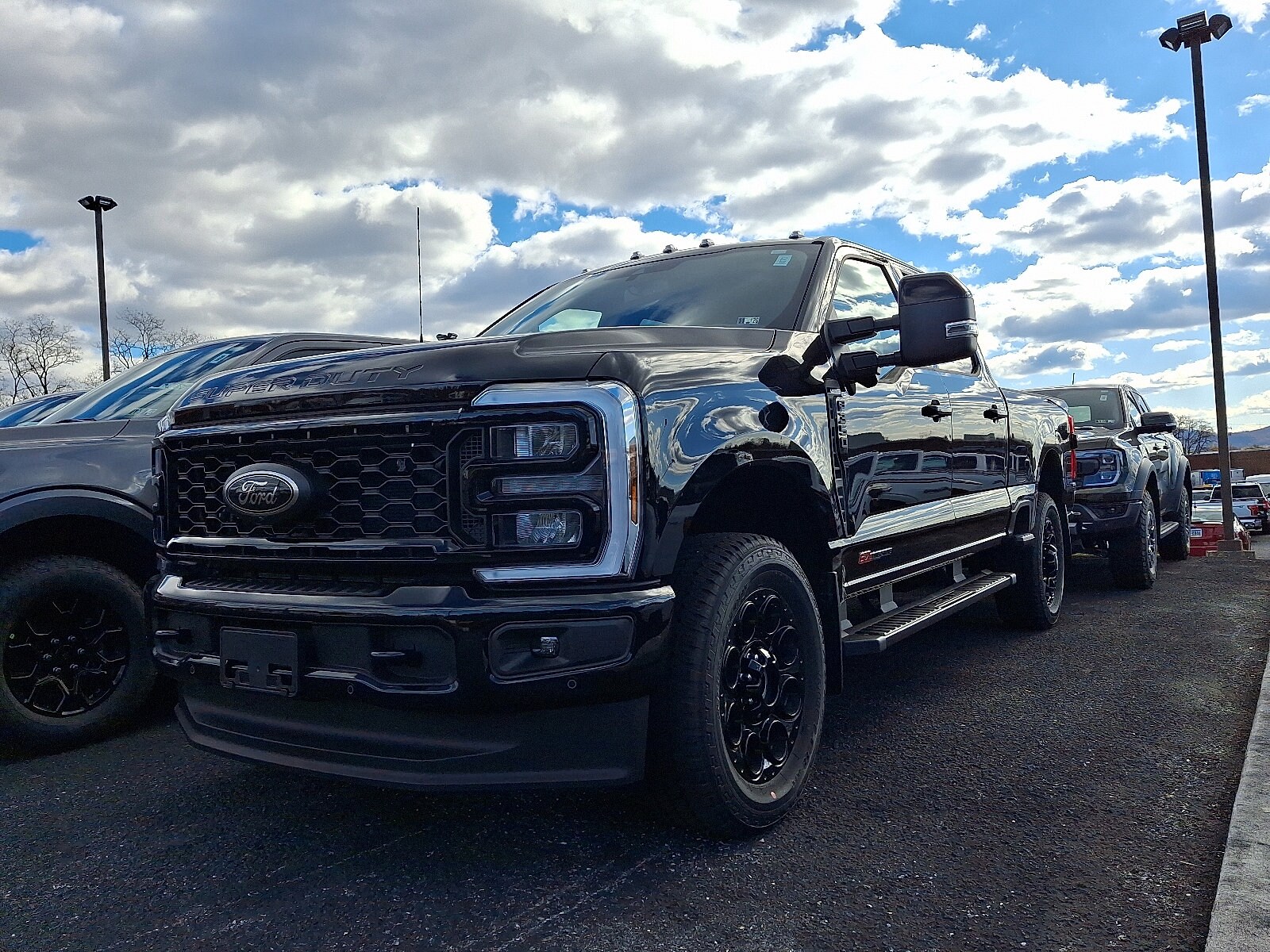2026 Ford F-350 Lariat photo 2