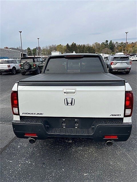 2022 Honda Ridgeline Black Edition photo 3